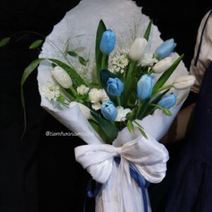 Alternative view of Bó tulip xanh mix trắng 11 bông