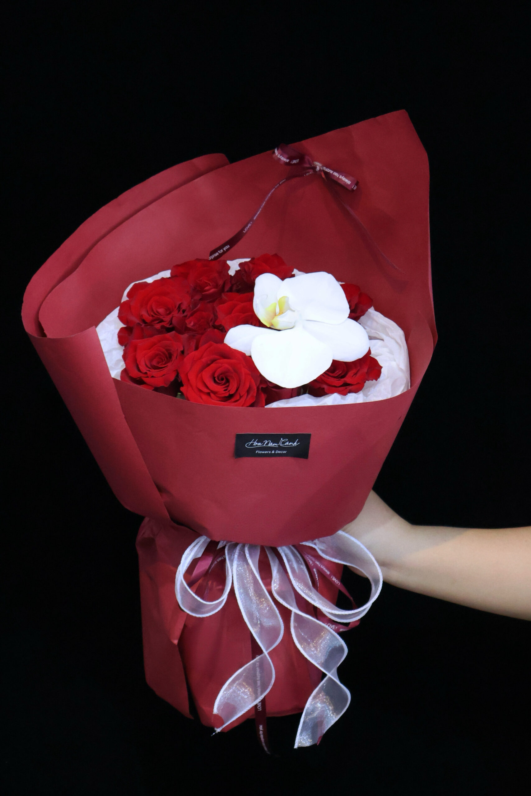 Bó hoa hồng đỏ mix lan trắng